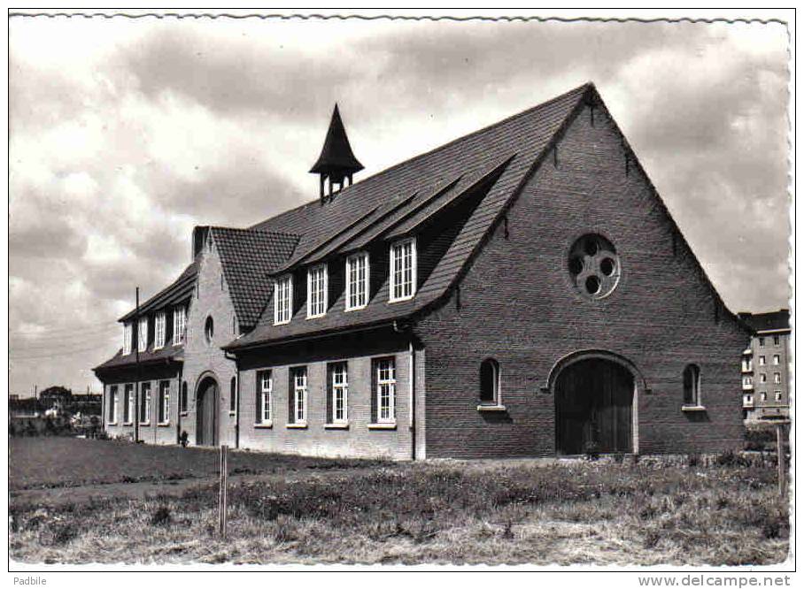 Carte Postale 59.  Marcq-en-Baroeul  L´église Trés Beau Plan - Marcq En Baroeul