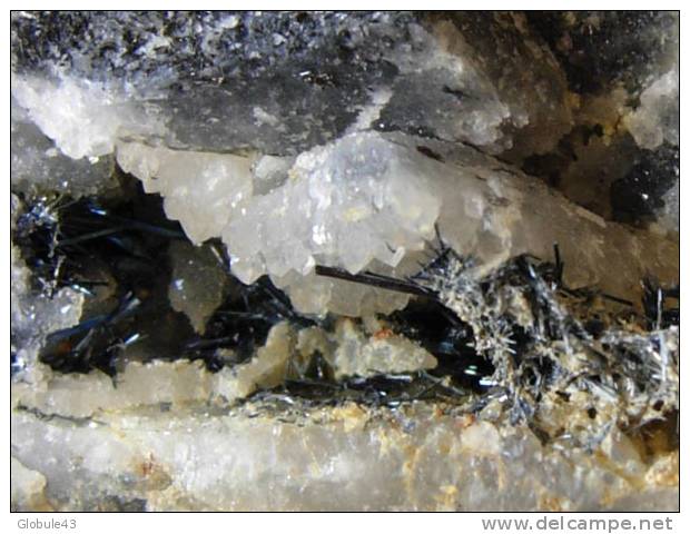 STIBINE CRISTALLISEE (0,5 à 1 Cm) MASSIAC  10 X 7cm - Mineralien
