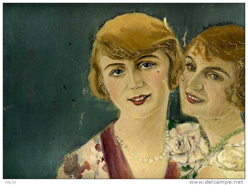 - DEUX JEUNES FEMMES . HUILE SUR TOILE DES ANNEES 1920 , NON SIGNEE - Oils