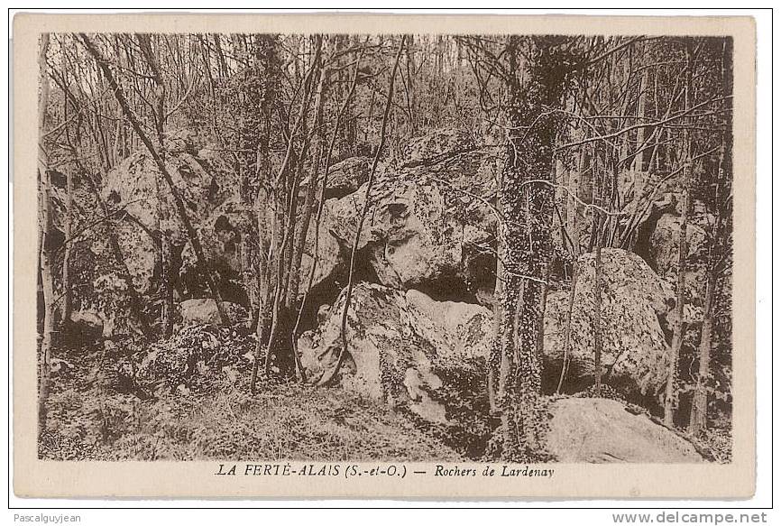 CPA LA FERTE-ALAIS - ROCHERS DE LARDENAY - La Ferte Alais