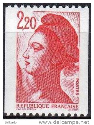 ROULETTE:  \"LIBERTE\" N° 2379 - 2,20 F Rouge. - Francobolli In Bobina