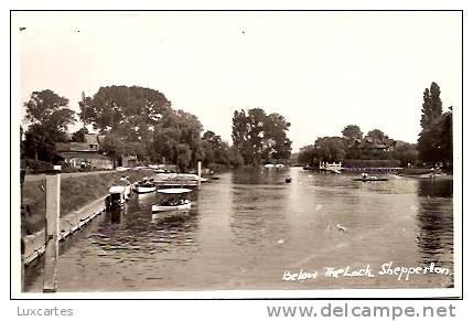 BELOW THE LOCK. SHEPPERTON. - Surrey