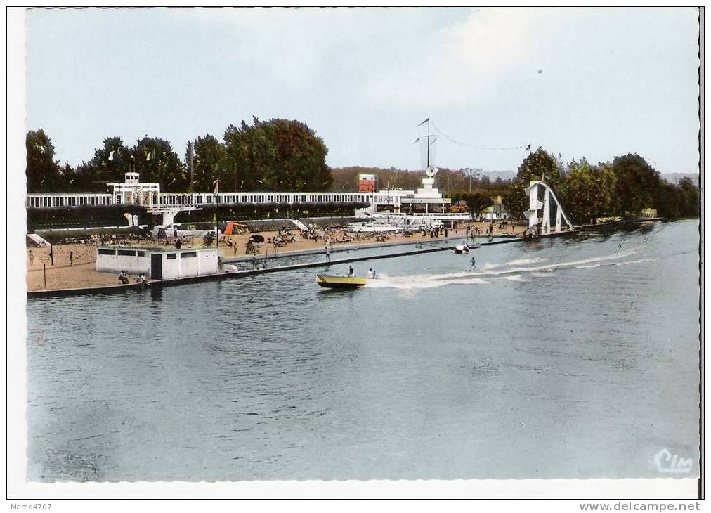 BORAN Sur OISE 60 Ski Nautique Devant La Plage Editions Combier Carte Dentelée Véritable Photo - Boran-sur-Oise