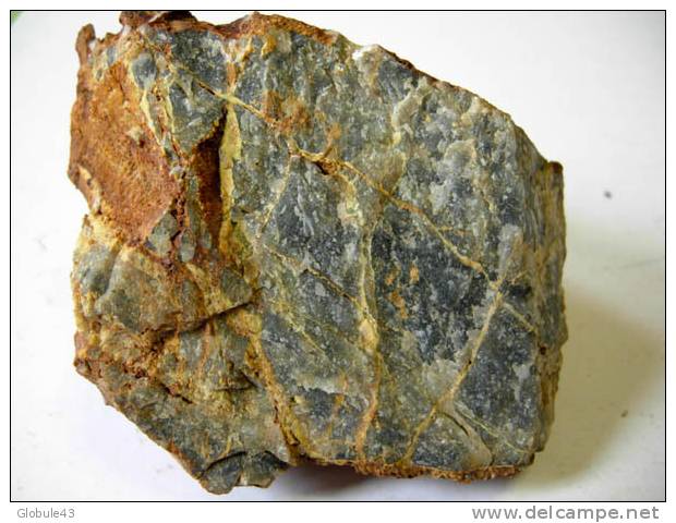QUARTZ A ANTIMOINE CIMENTE PAR CHAPMANITE 8 X 7 Cm LA BESSADE - Mineralien