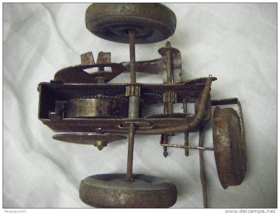 mecanisme de jouet pour vehicule peut etre -BING,MARKLIN, FLEISCHMAN, ou même SCHUCO-