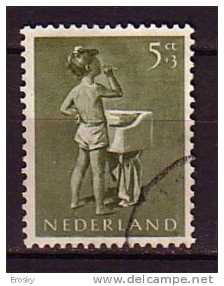 Q8666 - NEDERLAND PAYS BAS Yv N°627 - Used Stamps