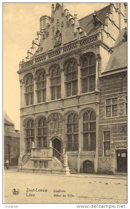 ZOUTLEEUW - LÉAU - Stadhuis - Hôtel De Ville - Zoutleeuw