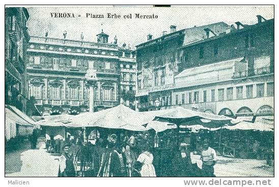 ITALIE- Ref 656- Verona - Piazza Erbe Col Mercato - - Verona