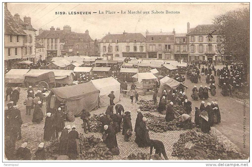 LESNEVEN .  La Place - Le Marché Aux Sabots Bretons - Lesneven