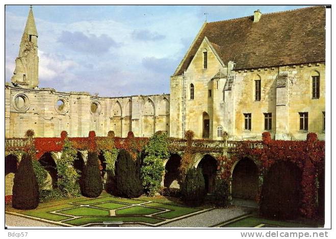 95 - VAL D'OISE - ASNIERES-SUR-OISE - Abbaye De Royaumont - Le Cloître Et La Tourelle De L'Abbatiale - Asnières-sur-Oise