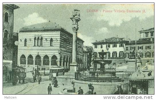 ITALIE-ref  113- Udine - Piazza Vittorio Emanuele 2   - Carte Bon Etat - - Udine