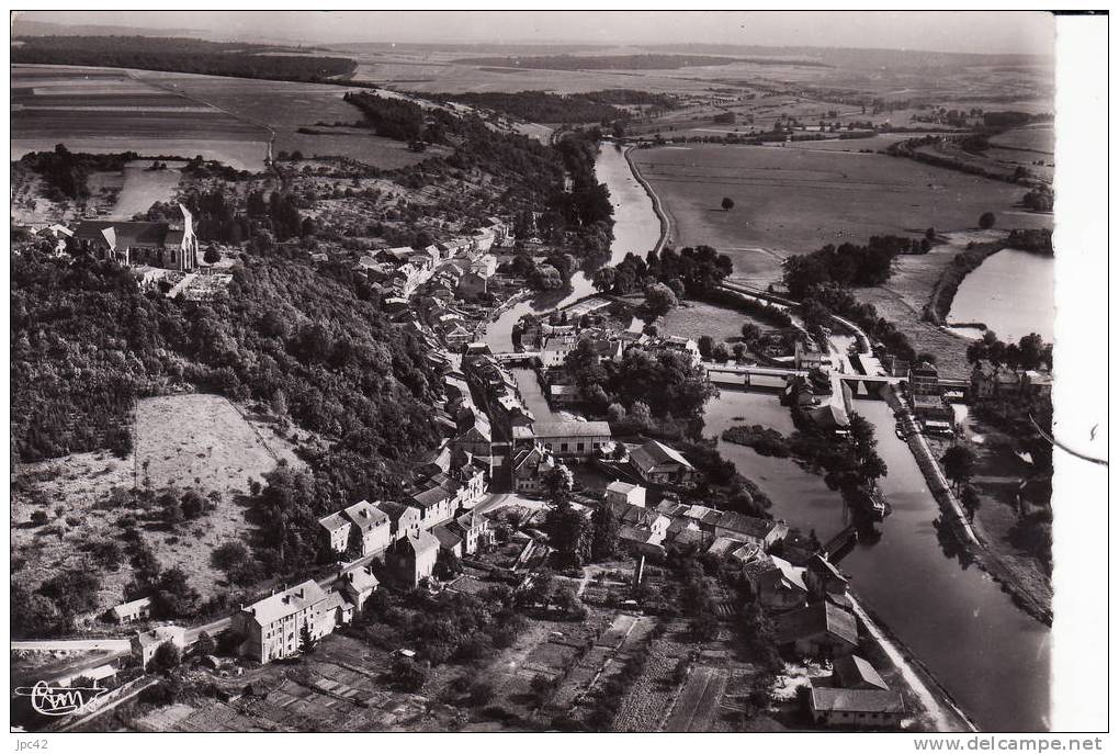 Canal Et La Ville - Dun Sur Meuse