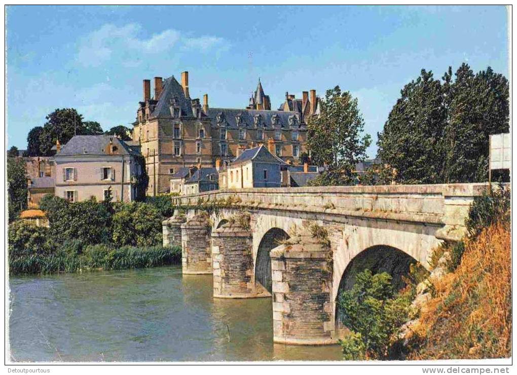 DURTAL Maine Et Loire 49 : Le Pont Sur Le Loir Et Le Chateau - Durtal