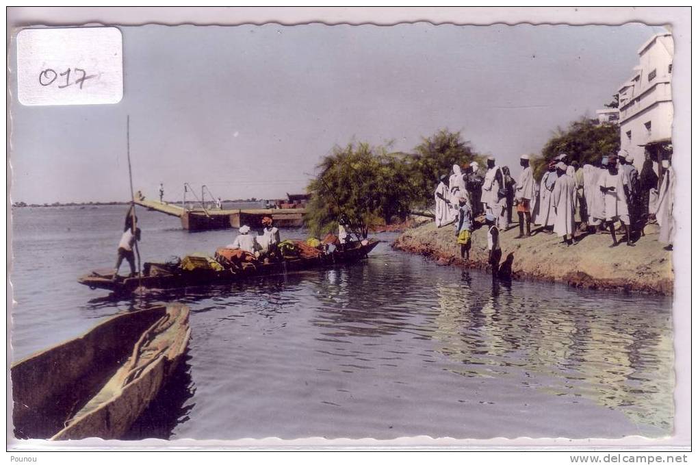 - TCHAD - FORT LAMY - PIROGUES SUR LE CHARI - HOA QUI (017) - Tchad