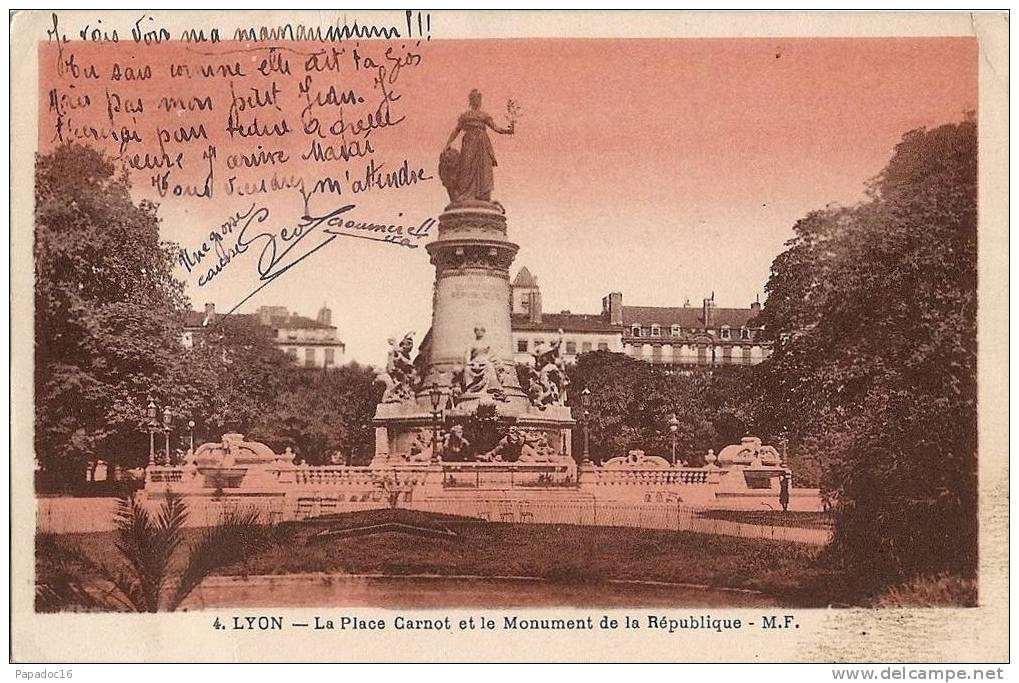 69 - Lyon 2 - La Place Carnot Et Le Monument De La République - éd. M. F. N° 4 (bicolore - écrite) - Lyon 2