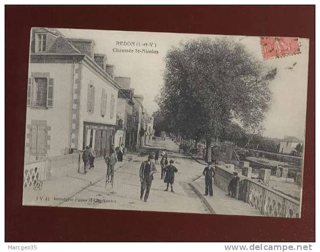 Redon Chaussée St Nicolas édit.dugas N° 41 Animée Enfant En échasses Péniche épicerie Vve Yvon  Belle Carte - Redon