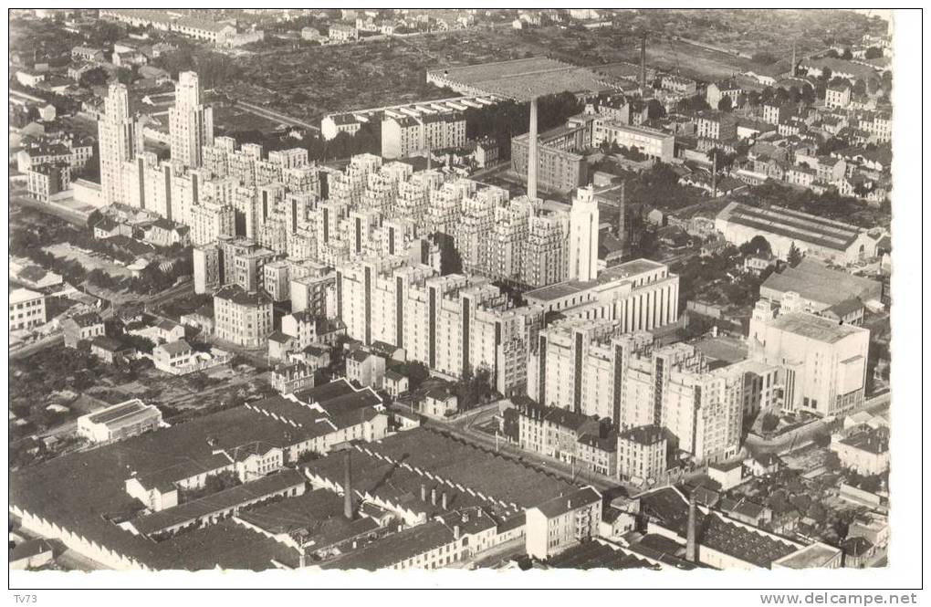 CpF0771 - VILLEURBANNE - Vue Aérienne Sur La Cité Des Gratte Ciel - (69 - Rhone) - Villeurbanne