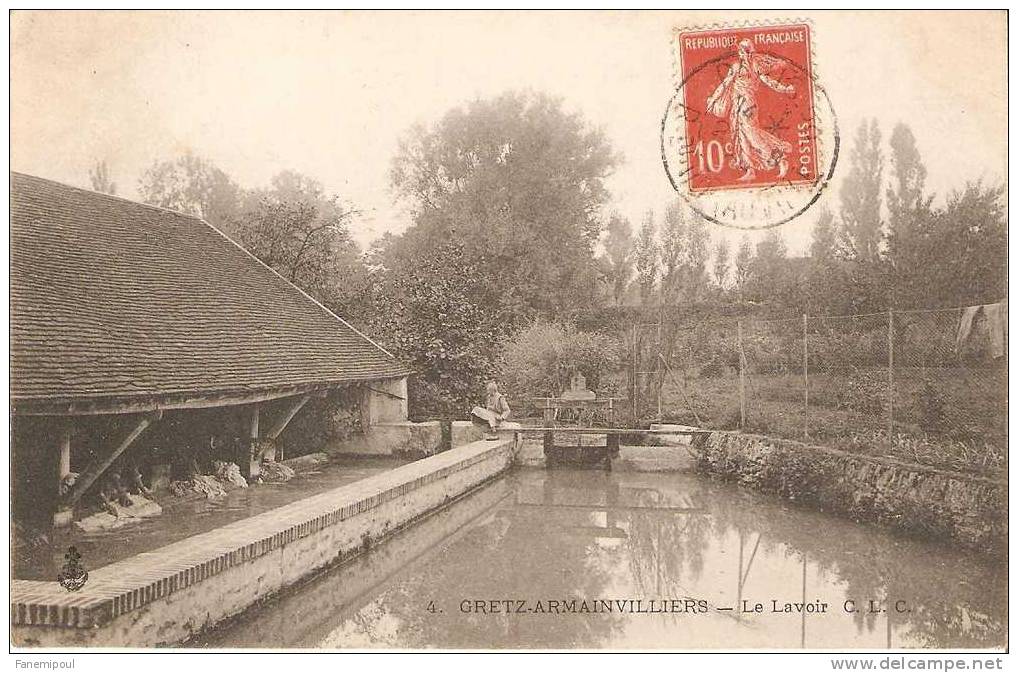 GRETZ-ARMAINVILLIERS .  Le Lavoir - Gretz Armainvilliers