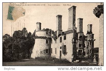 CLEDER           CHATEAU DE KERGOURNADEACH - Cléder