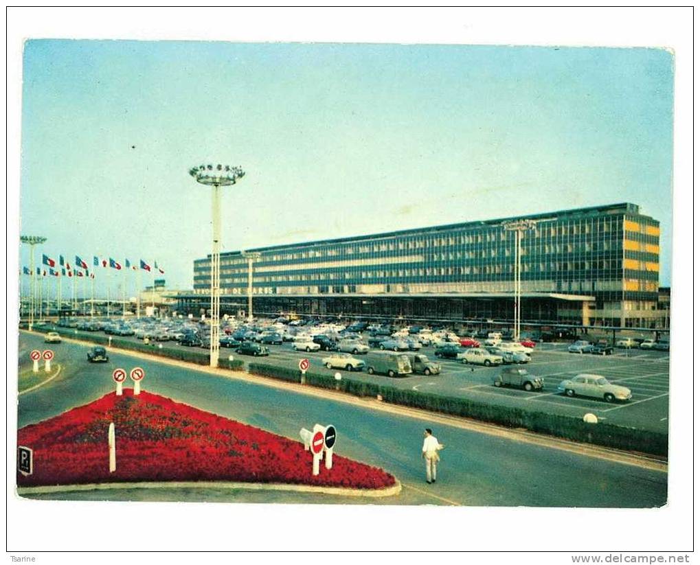 94 - Aérogare Et Parking De L'aéroport De Paris-orly - Orly