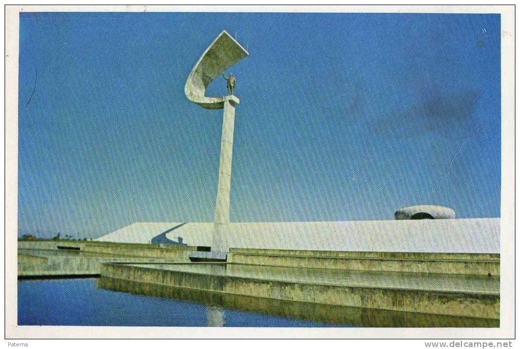 Vista, Monumento A La Memoria De J. K. , Brasilia ( Brasil) - Brasilia