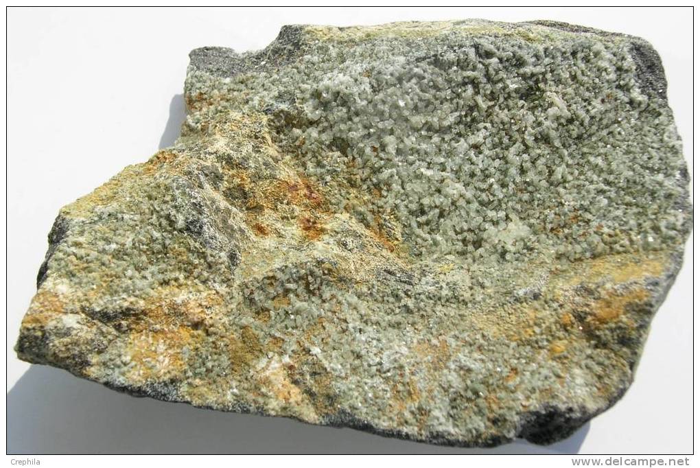 ADULAIRE - Byssolite - Combe De La Selle - St Christophe - Isère - France  --T       MICRO - Mineralen