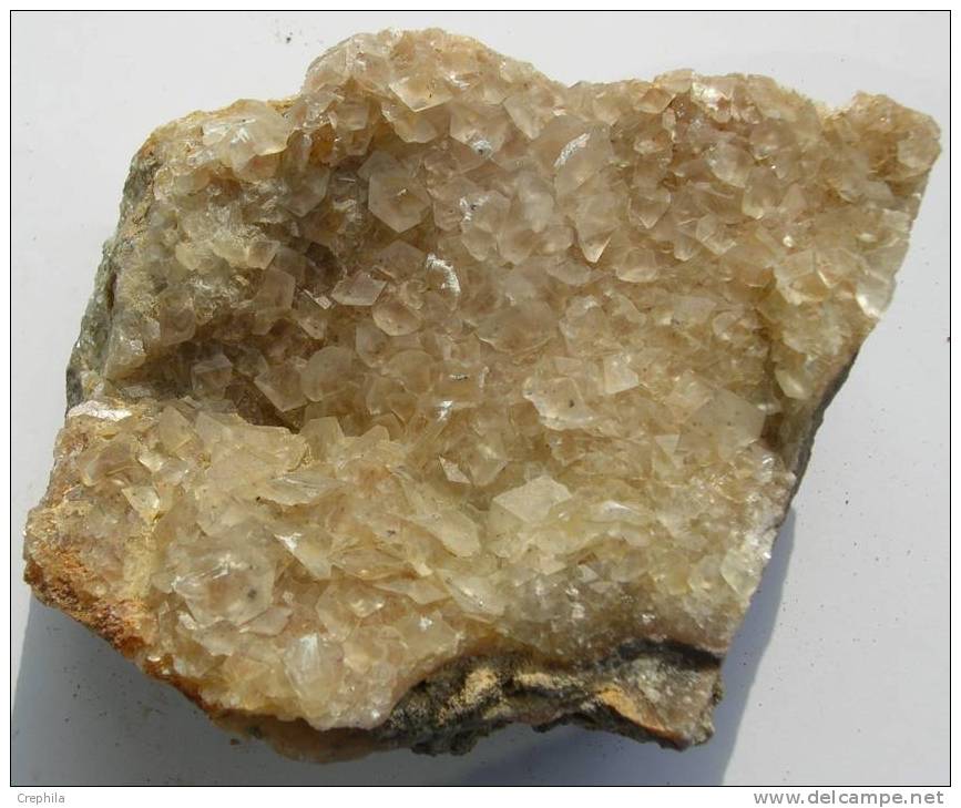 CALCITE - Landelies - Belgique  --T - Mineralen