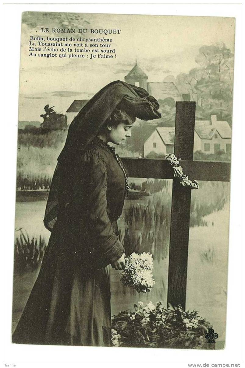 Le Roman De Bouquet : Femme Avec Chrystamthème Devant Une Tombe - Funerali