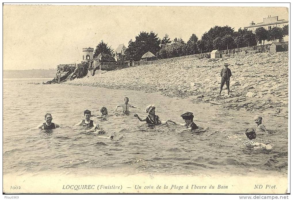 RARE CARTE POSTALE    LOCQUIREC  UN COIN DE LA PLAGE  A L HEURE DU BAINS - Locquirec