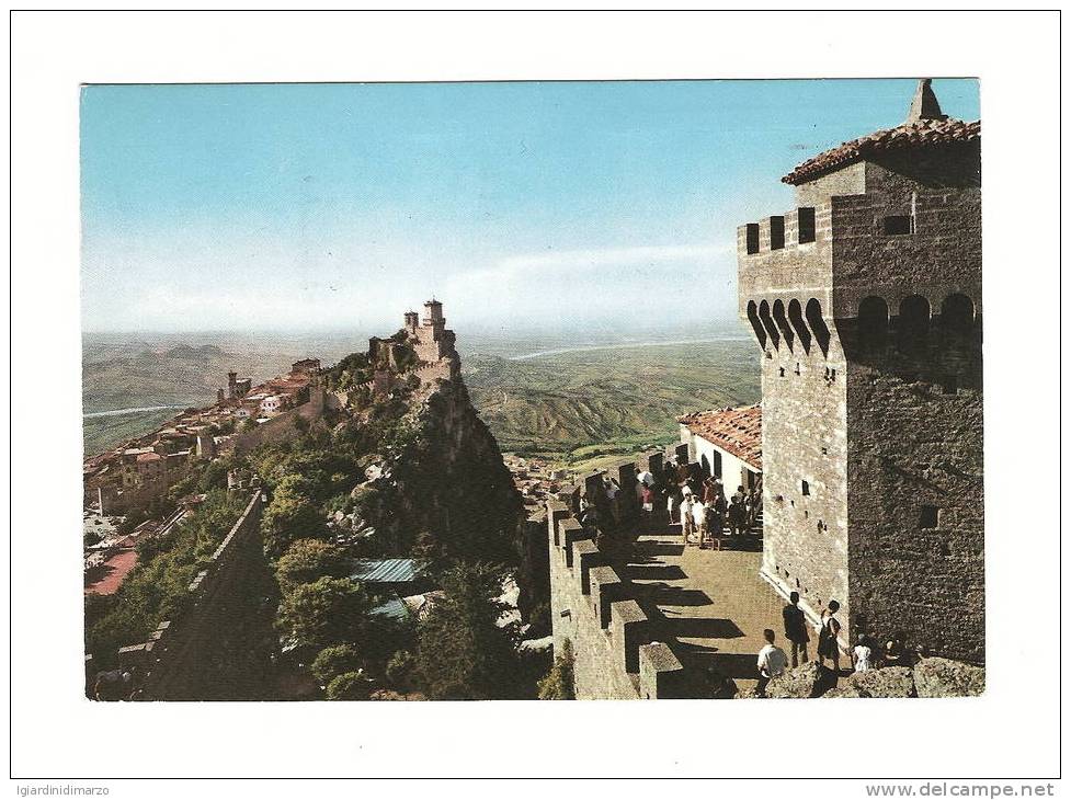 SAN MARINO - 1967 - Veduta Della ROCCA - ANIMATA - Viaggiata - In Buone Condizioni - DC2537. - San Marino