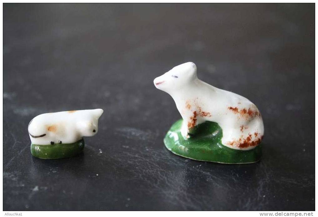 2  FEVES -FIGURINES - PETITS OBJETS DE VITRINE OU DECORATION POUR LA CRECHE - ANIMAUX - Santons