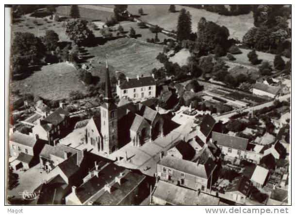 LARCHAMP Mayenne 53 Fougères Gorron Ambrières Ernée Laval St Hilaire Fougerolles 27931 Le Centre  Photo CIM Combier - Larchamp