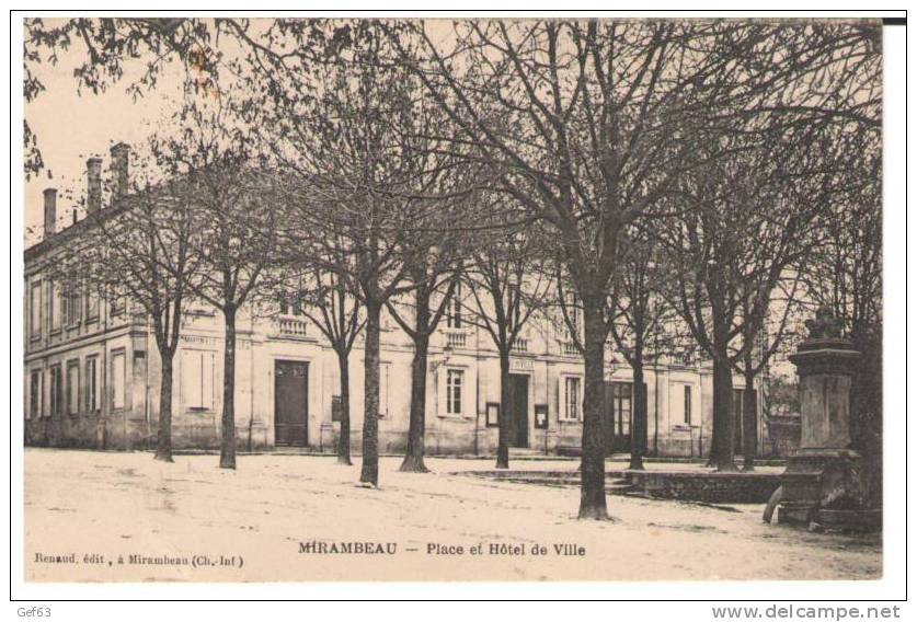 Mirambeau - Place Et Hôtel De Ville - Mirambeau