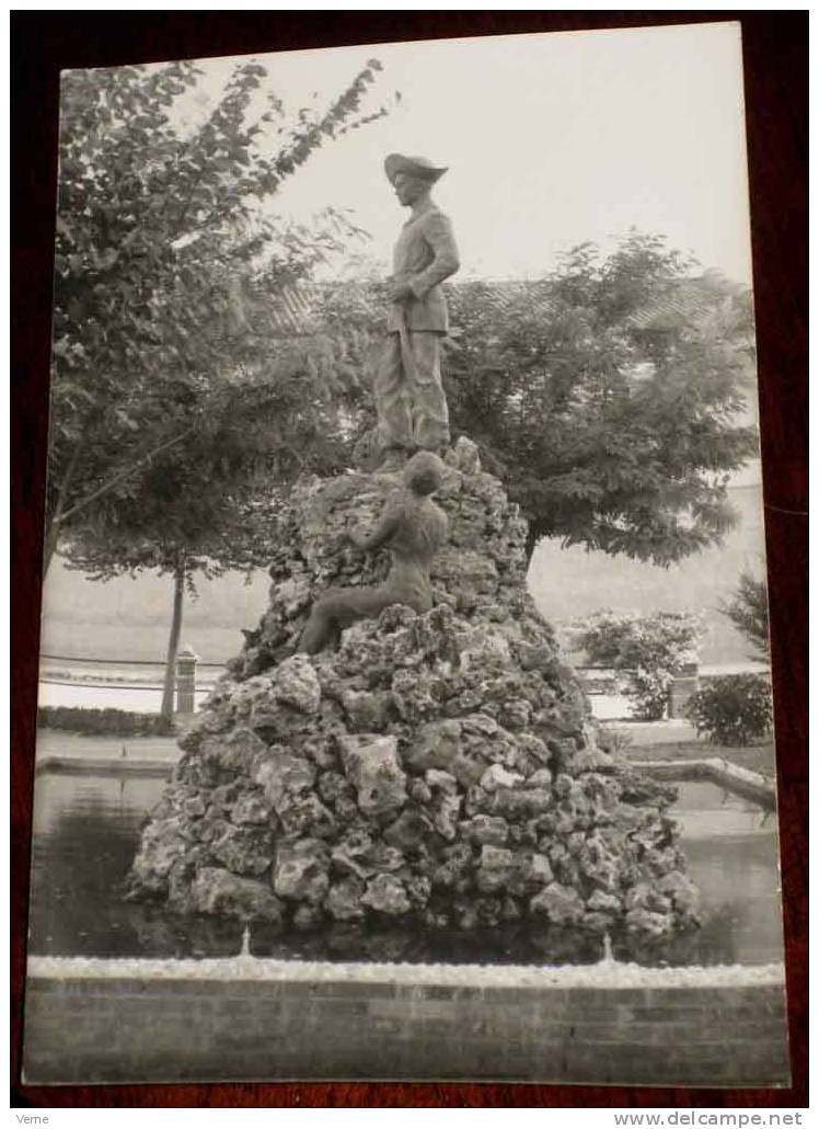 ANTIGUA FOTO POSTAL DE OSA DE LA VEGA (CUENCA), MONUMENTO ERIGIDO AL HEROE DE BALER (FILPINAS), GREGORIO CATALAN VALERO - Cuenca