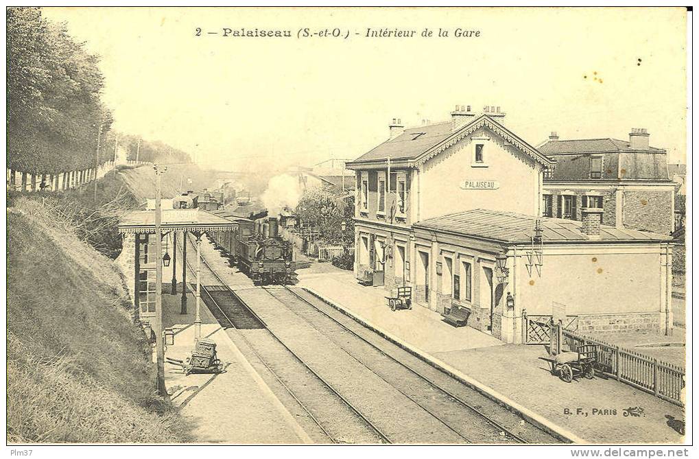 PALAISEAU - Intérieur De La Gare - Arrivée Du Train - Voy. 1916 - Palaiseau