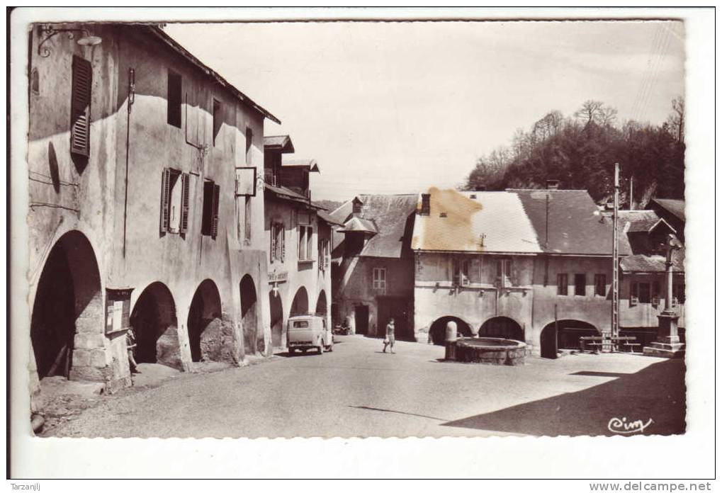 CPSM De Alby Sur Cheran (Haute Savoie 74): La Place Du Trophée - Alby-sur-Cheran