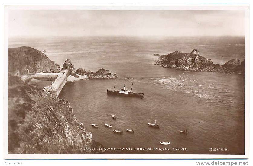 Creux Harbour And Buron Rocks, Sark, Boats, Valentine Real Photo Pc - Sark