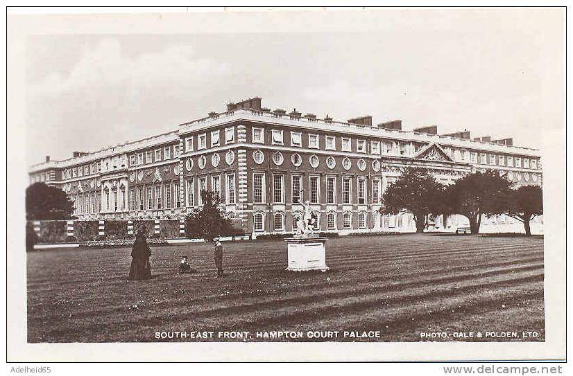 Hampton Court South East Front, Children W. Nanny In Front, Photo Gale & Polden - Middlesex