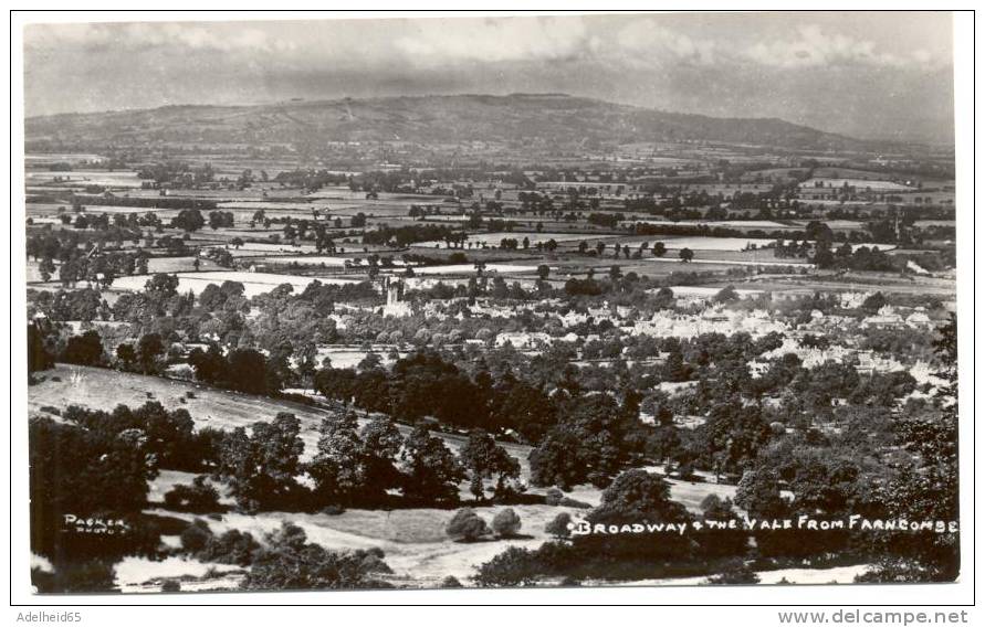 Broadway & The Vale From Farncombe, Real Photo PC, Frank Packer, Chipping Norton - Surrey