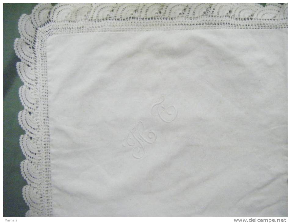 Taie D´oreiller  84x 77 Cm Environ Monogramme  H T -dentelle Crochet Faite Main- - Bed Sheets