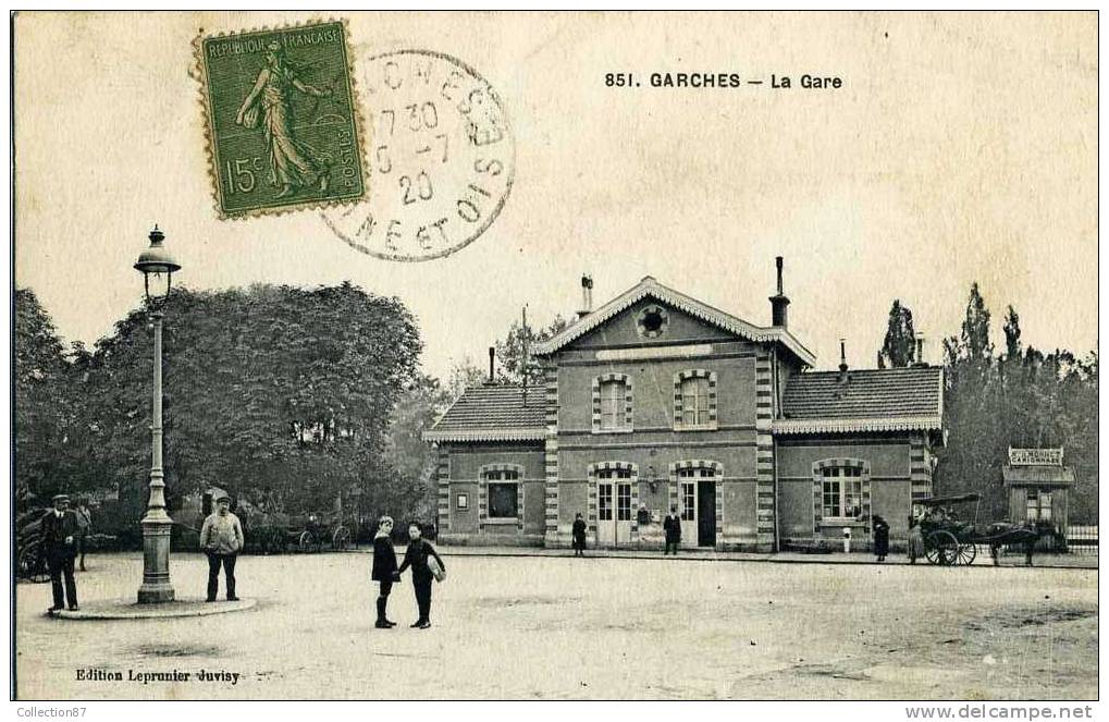 92 - GARCHES - LA GARE - Rare Et Inconnue Sur Le Site Actuellement - Garches