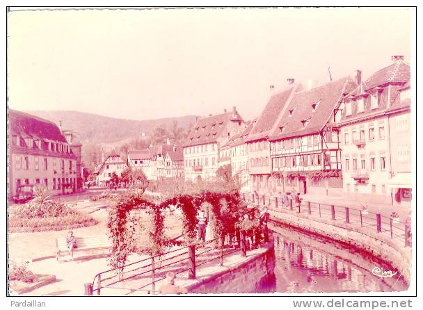 67.  WISSEMBOURG.  LE QUAI ANSELMAN. BEAU PLAN.  ANIMATION. - Wissembourg