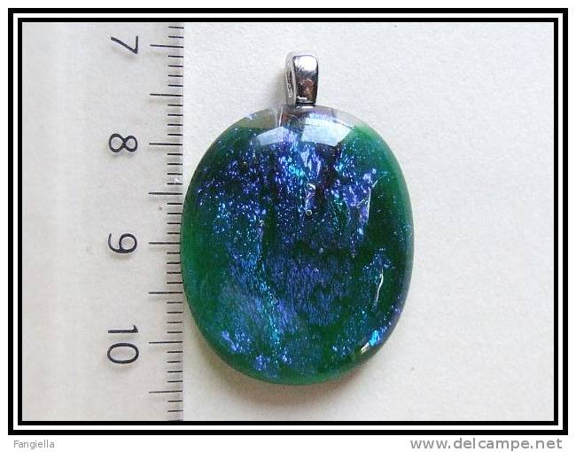 Pendentif En Verre Dichroic, Artisanal, Bélière Argentée, Environ 29x24mm - Pendentifs