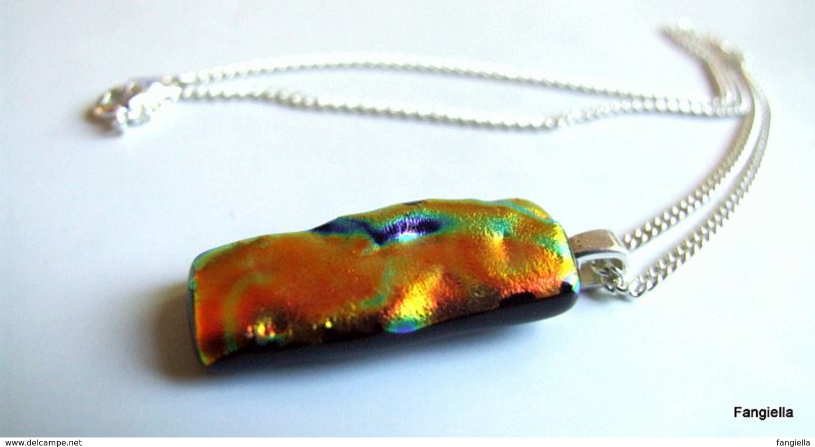 Superbe Collier Pendentif Artisanal Orange Vif Réalisé Par Une Artiste Fileuse De Verre Sur Chaine Argentée - Halsketten