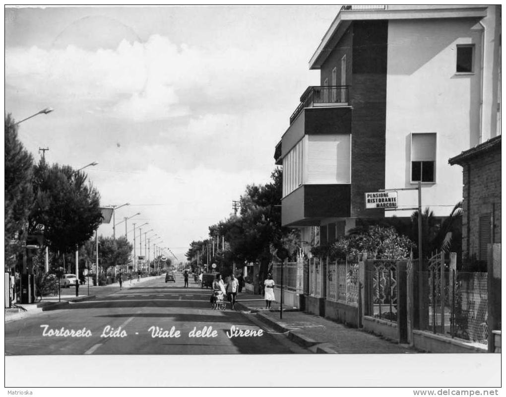 TORTORETO LIDO   -  Viale Delle Sirene  - VG 1966   (221) - Teramo