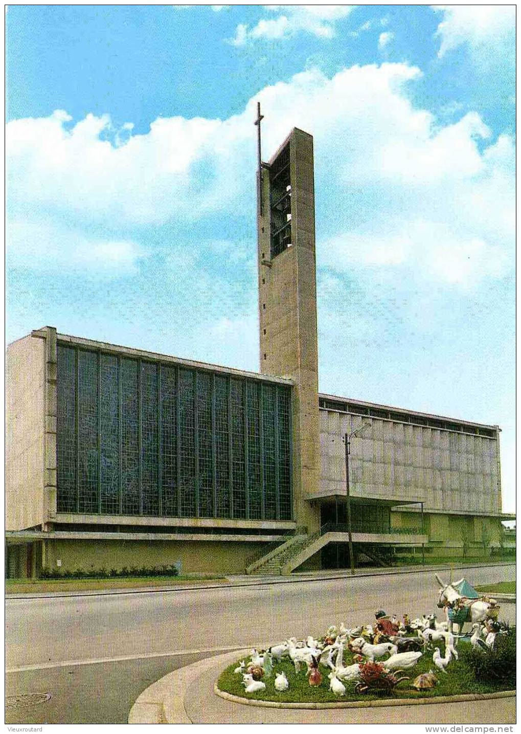 CPSM LISIEUX - EGLISE St DESIR - Lisieux