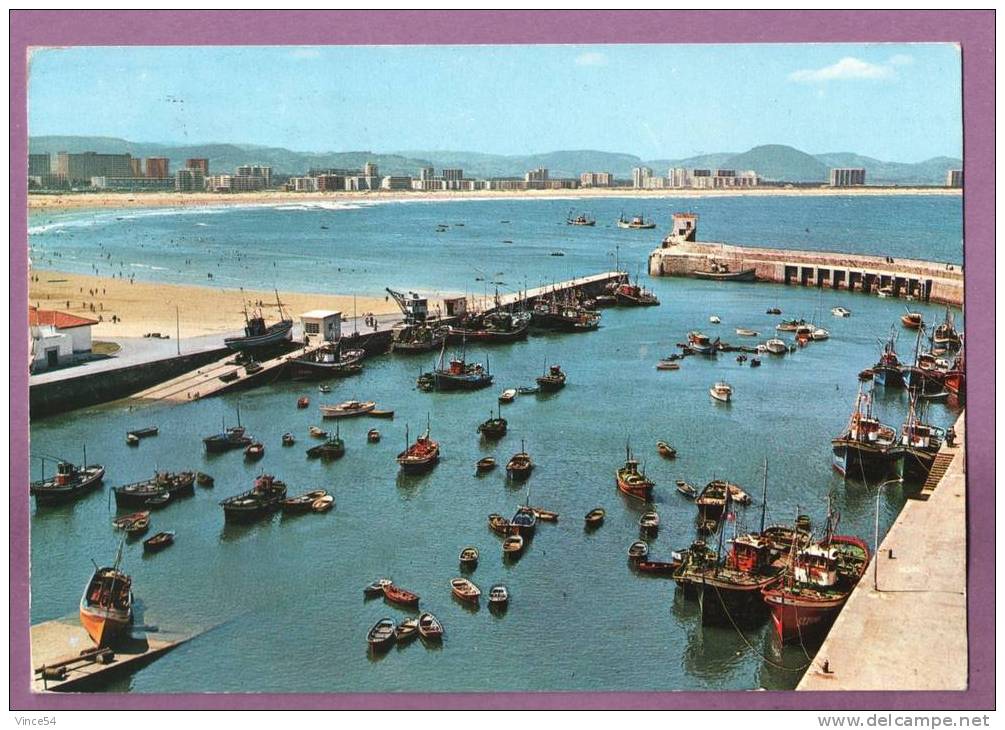 LAREDO - Puerto Y Ensanche. Harbour And New Quarters. Bateaux De Pêche. Circulé 1967. 2 Scans - Cantabria (Santander)