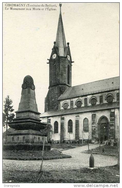 Giromagny -le Monument Aux Mort Et L'église - Giromagny