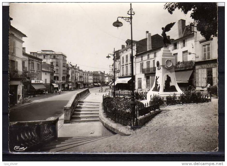 24 RIBERAC Place Nationale, Monument Aux Morts, Ed CIM 1, CPSM 10x15, 196? - Riberac