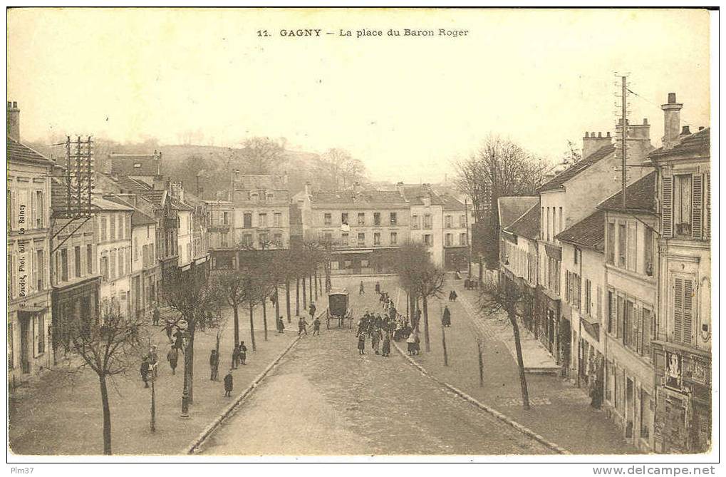 GAGNY - La Place Du Baron Roger - Voy. 1904 - Gagny